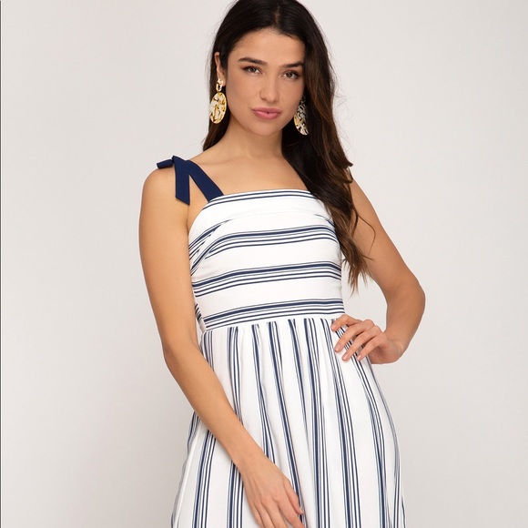 Gorgeous tie midi dress (Runs Small in Bust area) - Picture 2 of 4